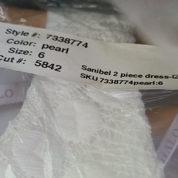 Black Halo 2 pc dress in pearl - Picture 8 of 8